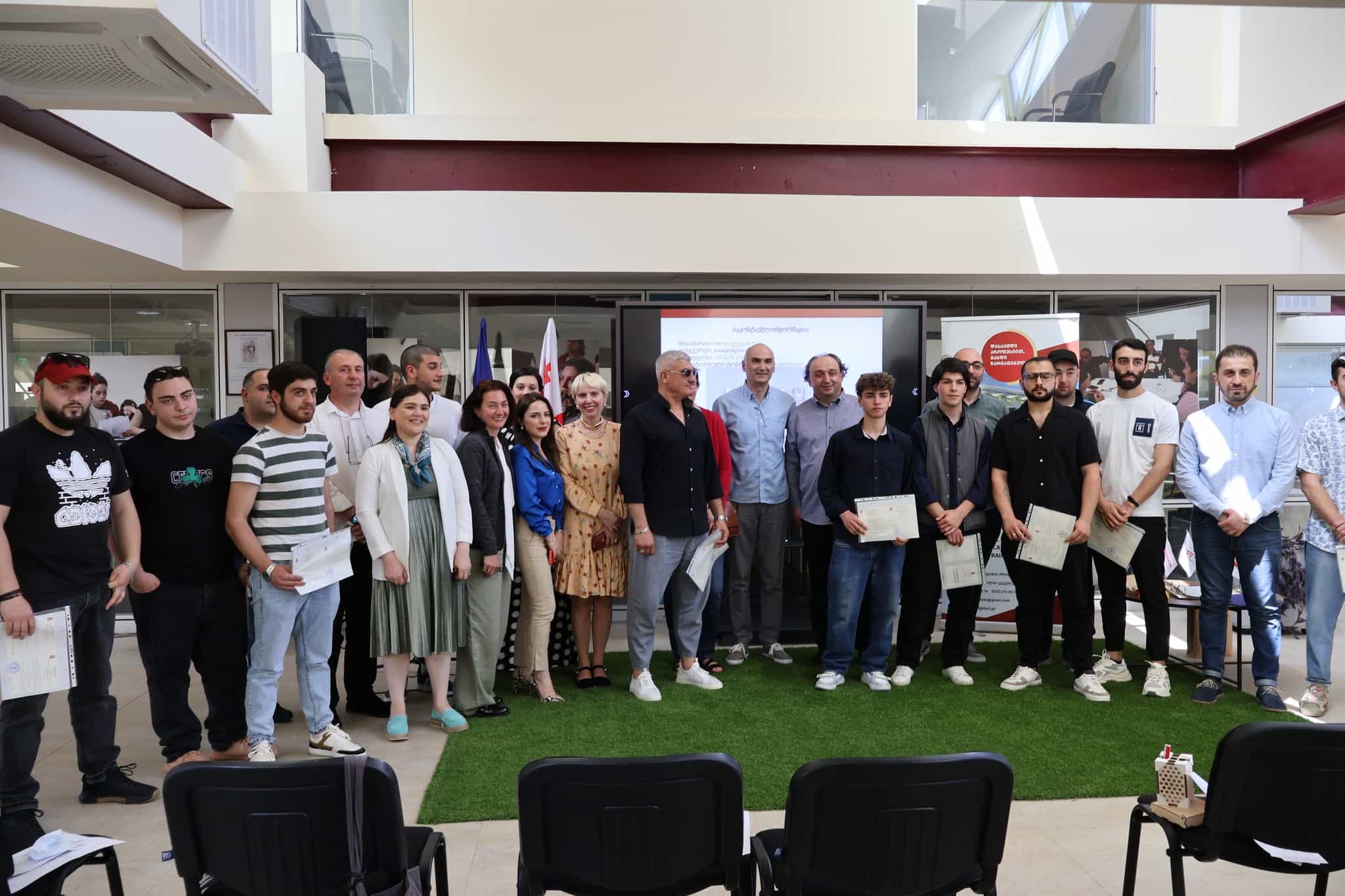 პროფესიული მომზადების პროგრამის კურსდამთვრებულთა სერტიფიკატების გადაცემის ცერემონია